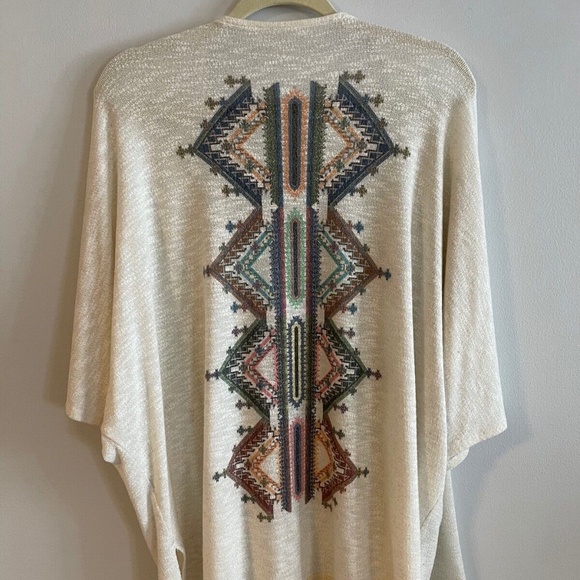 Fashion To Figure | Geometric | Short Sleeve Cardigan | Boho | Plus Size 1 - Picture 1 of 2